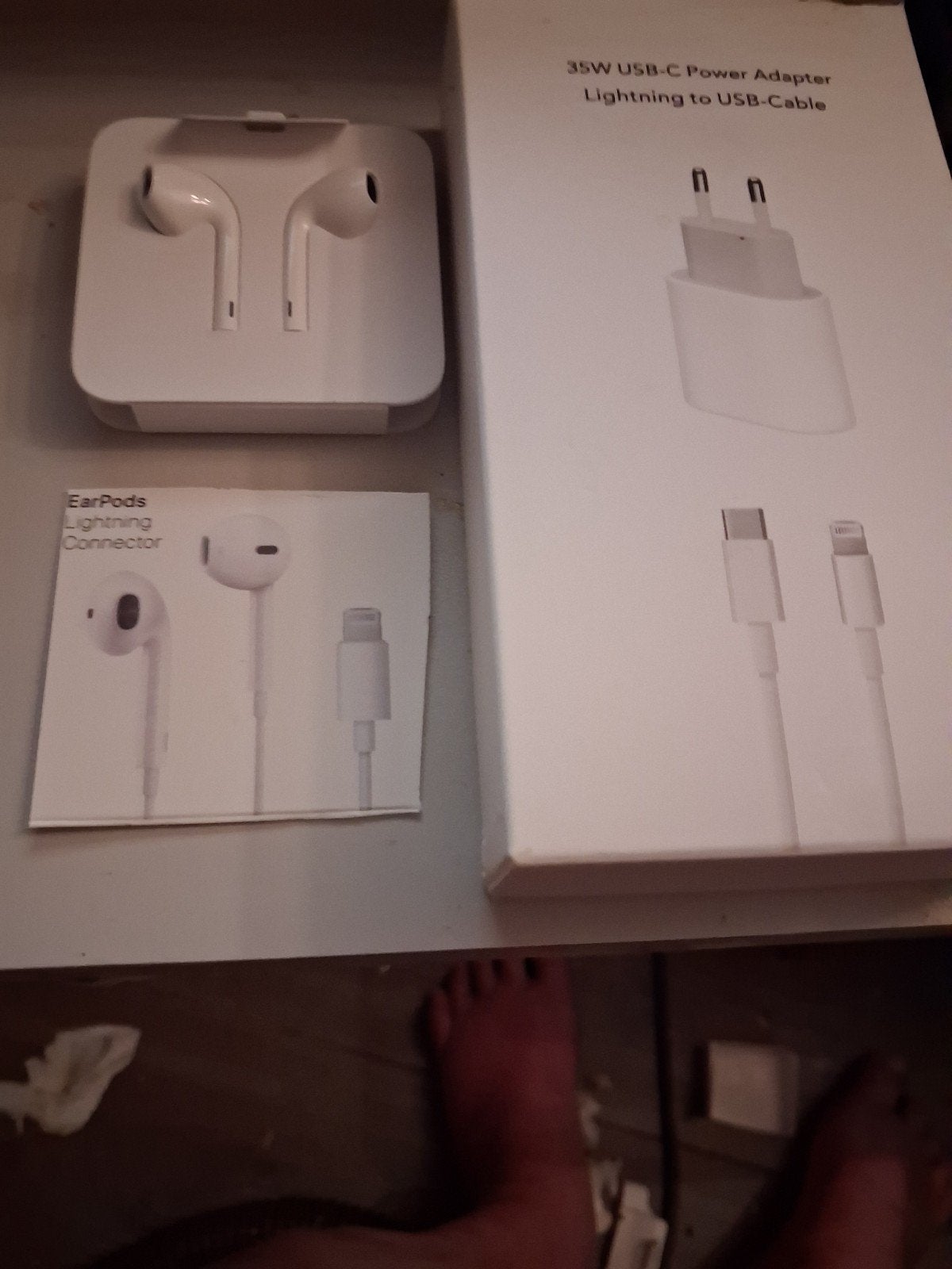 Apple EarPods met Lightning Connector en USB-C Adapter