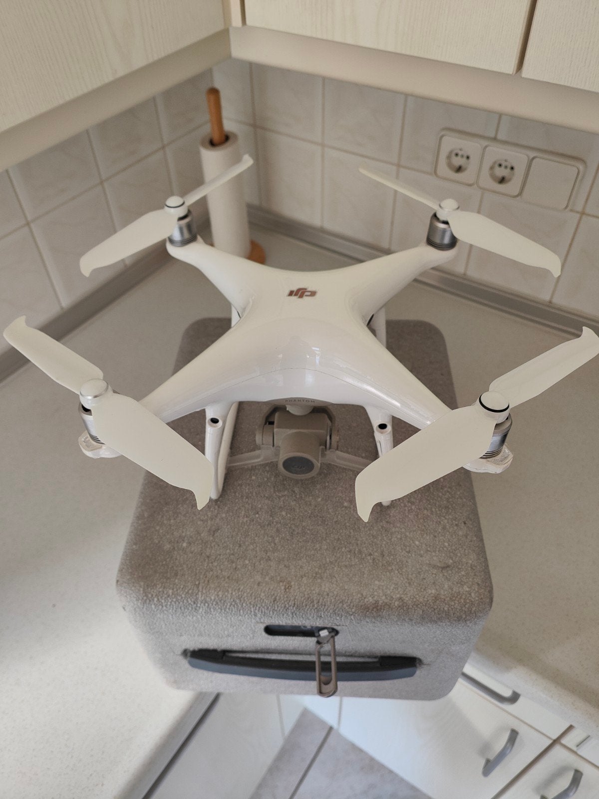 DJI Phantom 4 Pro V2.0 Drone met 2 accu's en koffer, Audio, Tv en Foto, Drones, Gebruikt, 30 tot 45 minuten, Extra accu('s), 5 tot 10 kilometer