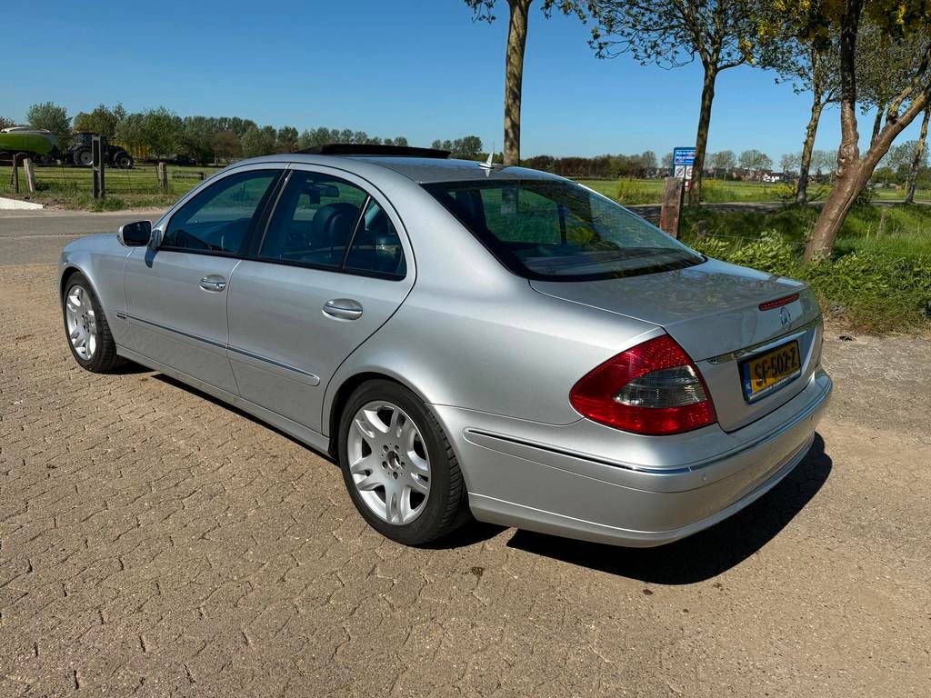 Mercedes-Benz E-klasse 320 CDI Avantgarde Schuifdak/2x stoel, Auto's, Achterwielaandrijving, Gebruikt, Zwart, 1650 kg
