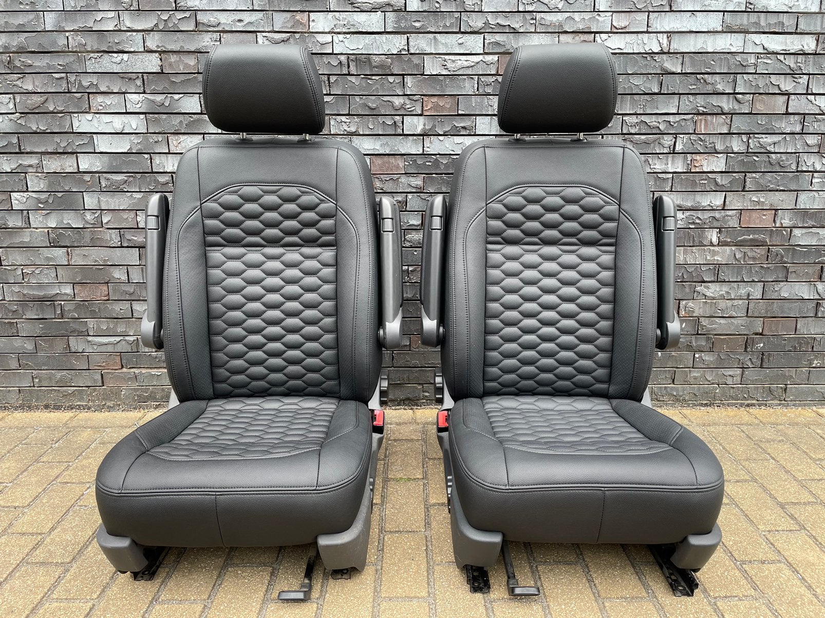 Volkswagen Transporter T6 comfort stoelen leer nieuw zwart, Ophalen, Nieuw, Volkswagen