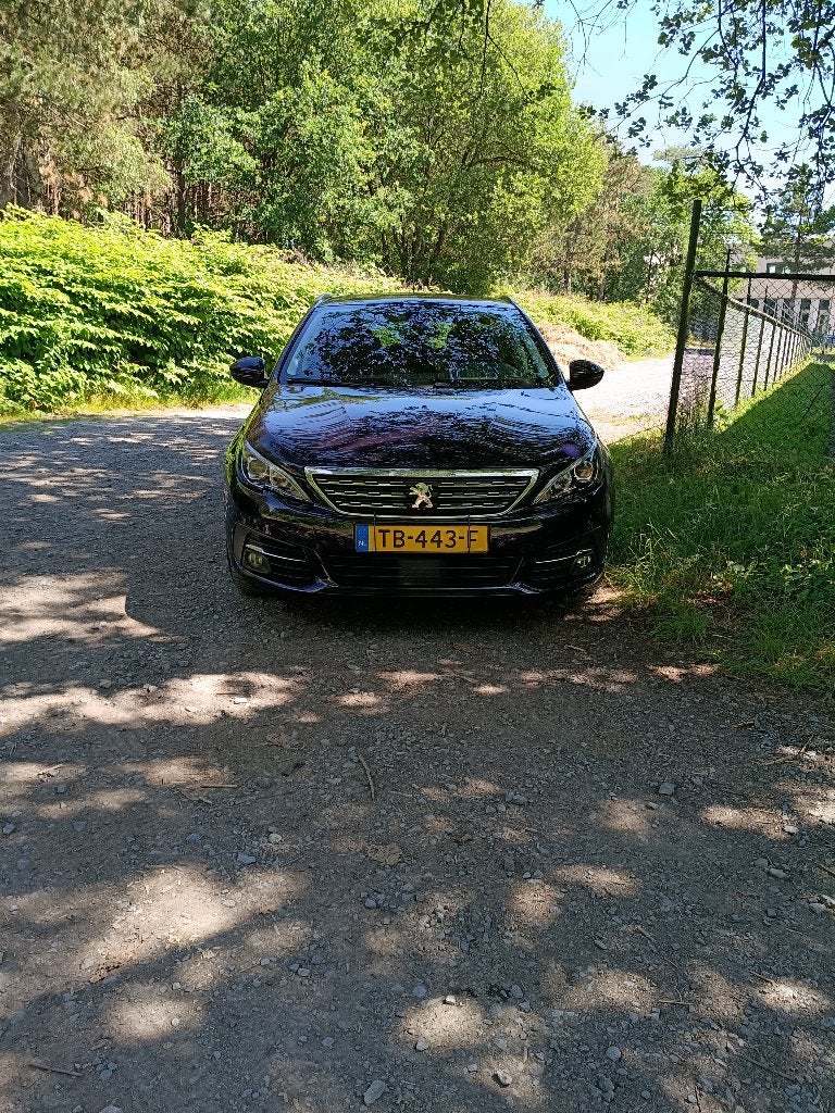 Peugeot 308 1.2 E-thp 130pk eat 8 versnellingen automaat, Auto's, Peugeot, 1199 cc, Leder en Stof, Origineel Nederlands, 630 kg