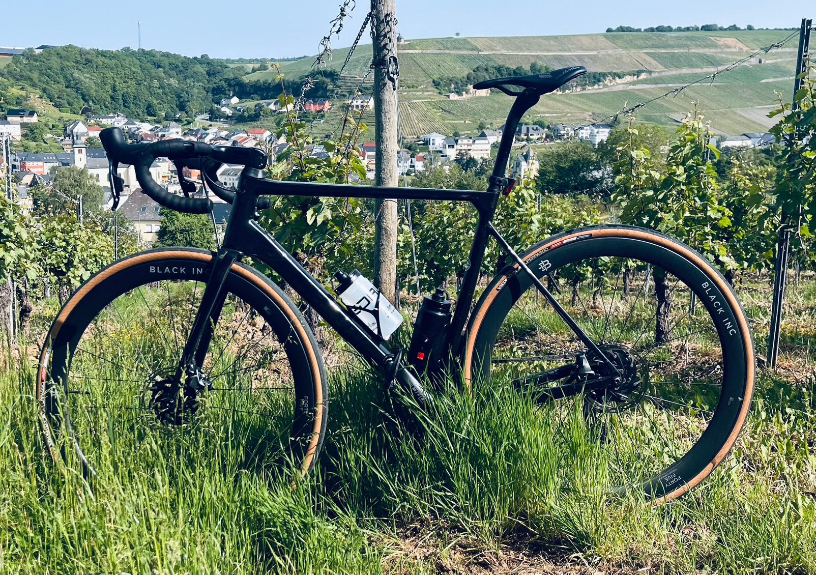 Factor O2 2x12 Sram Force AXS volledig Black inc., 28 inch, Carbon, Heren, Zo goed als nieuw