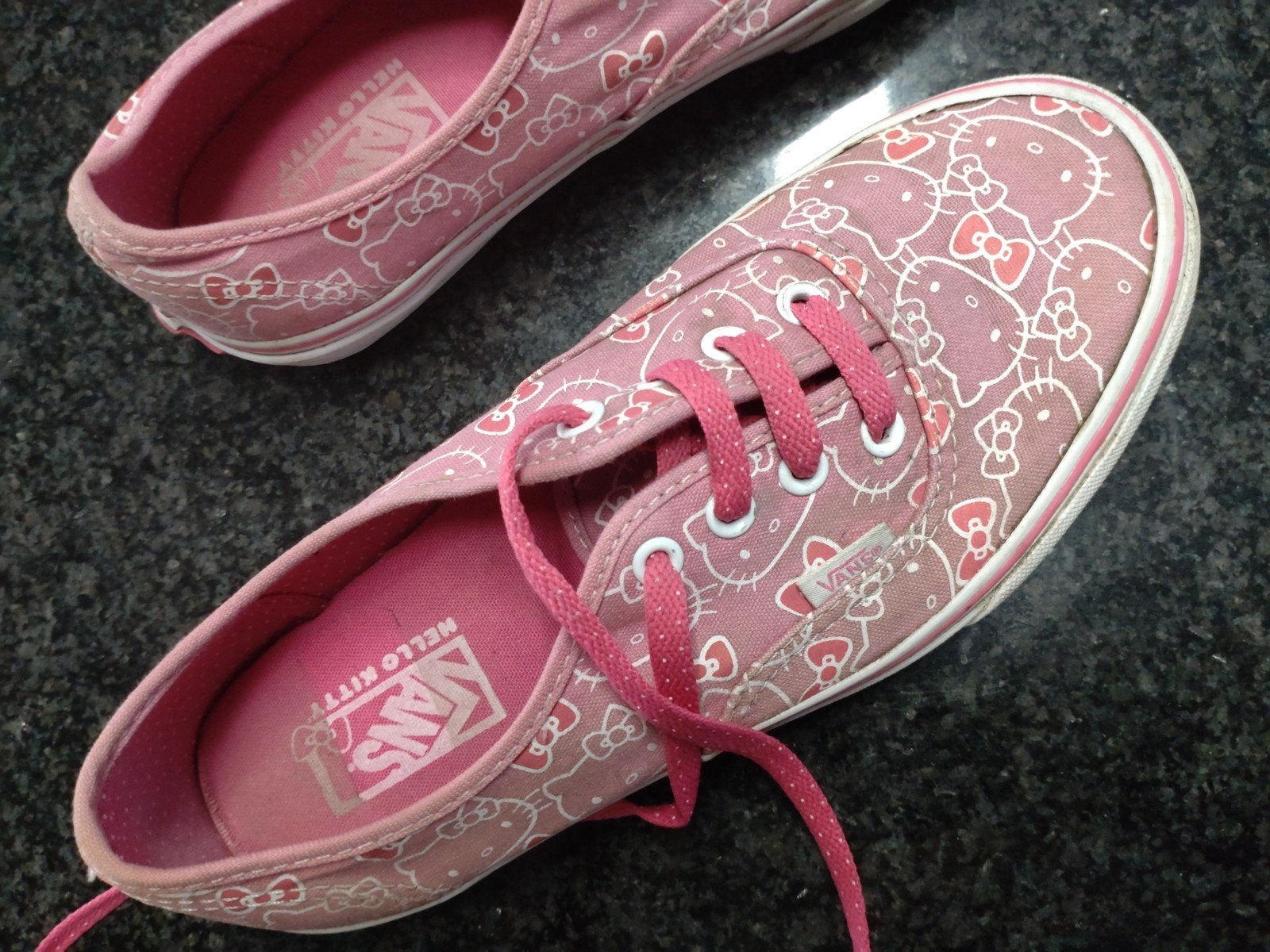Vrolijke Originele Vans 'hallo kitty' sneakers/mt38, Kleding | Dames, Ophalen of Verzenden, Sneakers of Gympen, Roze, Gedragen