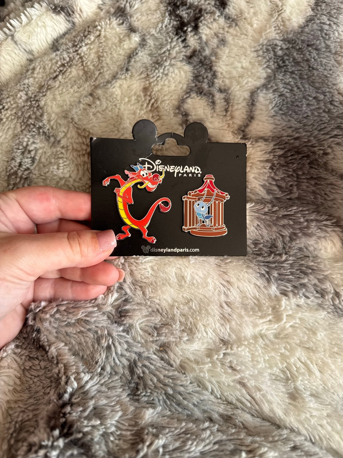 Disney Mulan Mushu en Cri-Kee Pin Set Disneyland Parijs, Ophalen of Verzenden, Overige figuren, Nieuw, Overige typen