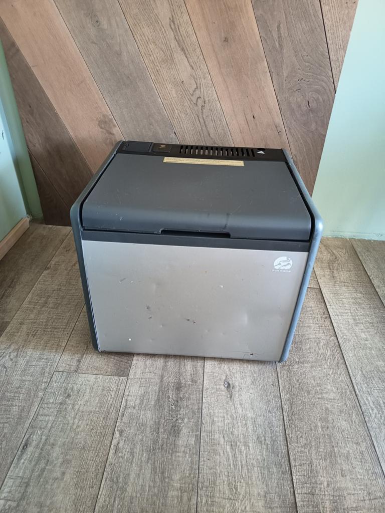 Fun camp koelbox 12v 220v & gas camping, Caravans en Kamperen, Ophalen, Gebruikt, Koelbox, Elektrisch