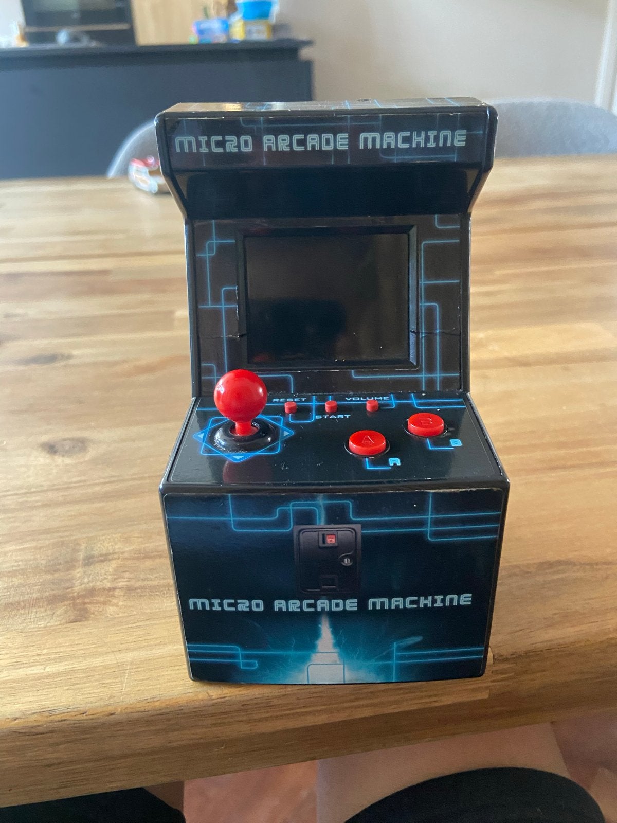 Micro Arcade Machine - 200-in-1 Retro Gaming Console, Spelcomputers en Games, Overige genres, 1 speler, Ophalen of Verzenden, Zo goed als nieuw