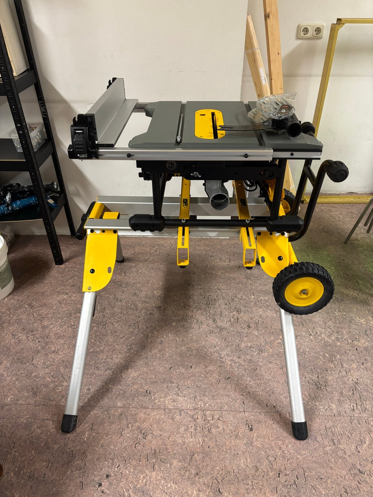 Nieuwe DeWalt DWE7485-QS Tafelzaag met DE7400 Onderstel, Doe-het-zelf en Verbouw, Ophalen, Cirkelzaag, Nieuw, 30 tot 70 mm