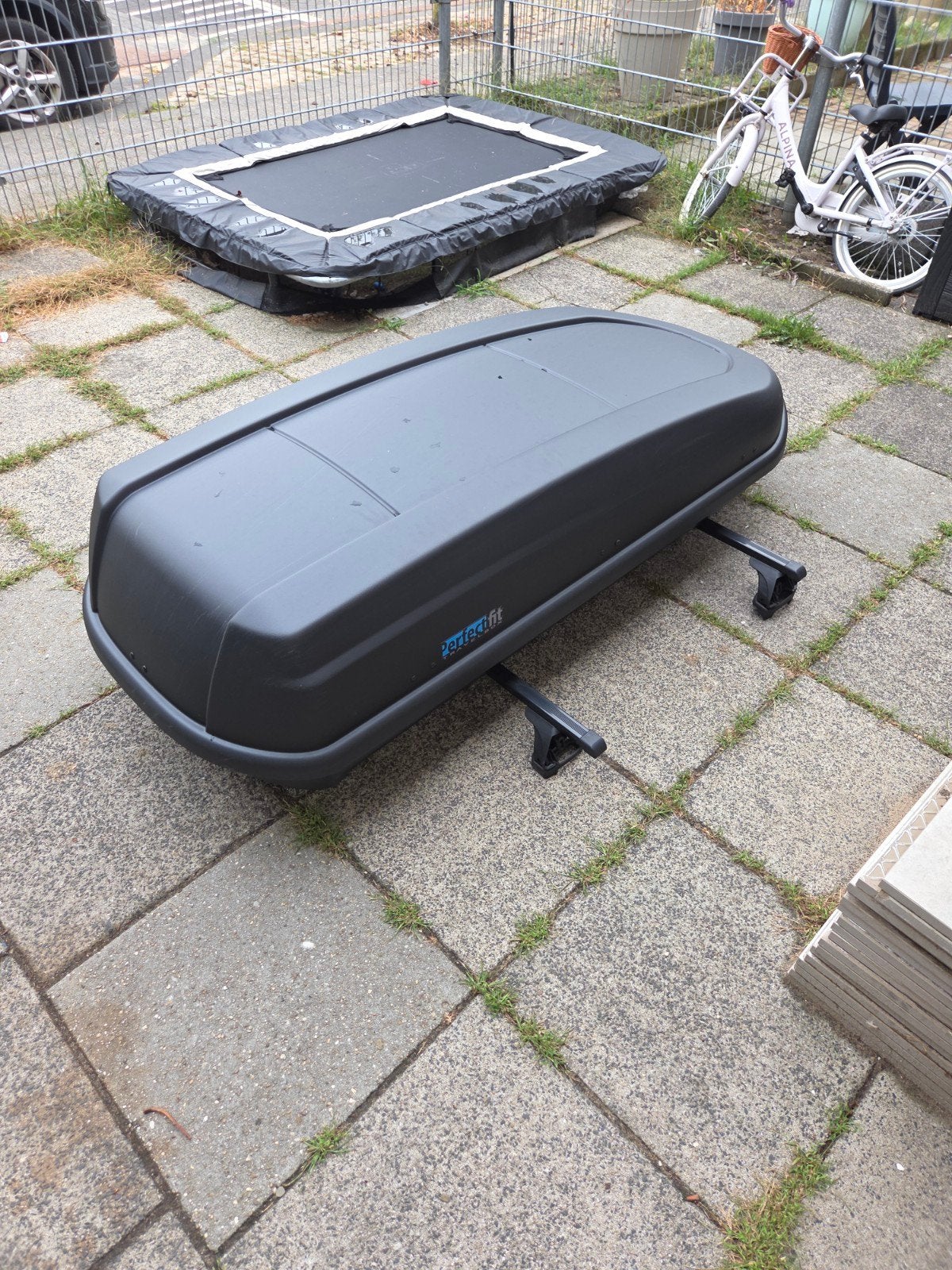 perfect fit dak koffer (440L) met dakdragers, Ophalen, Zo goed als nieuw