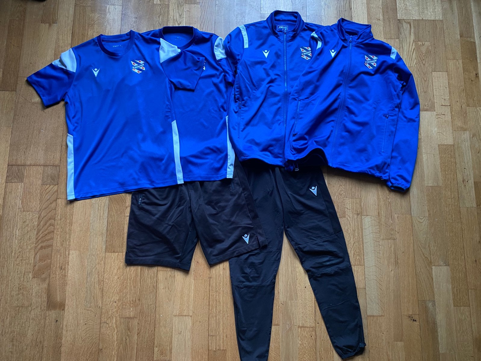 Vv Heerenveen sportkleding pakket Macron, Blauw, Ophalen of Verzenden, Zo goed als nieuw, Voetbal