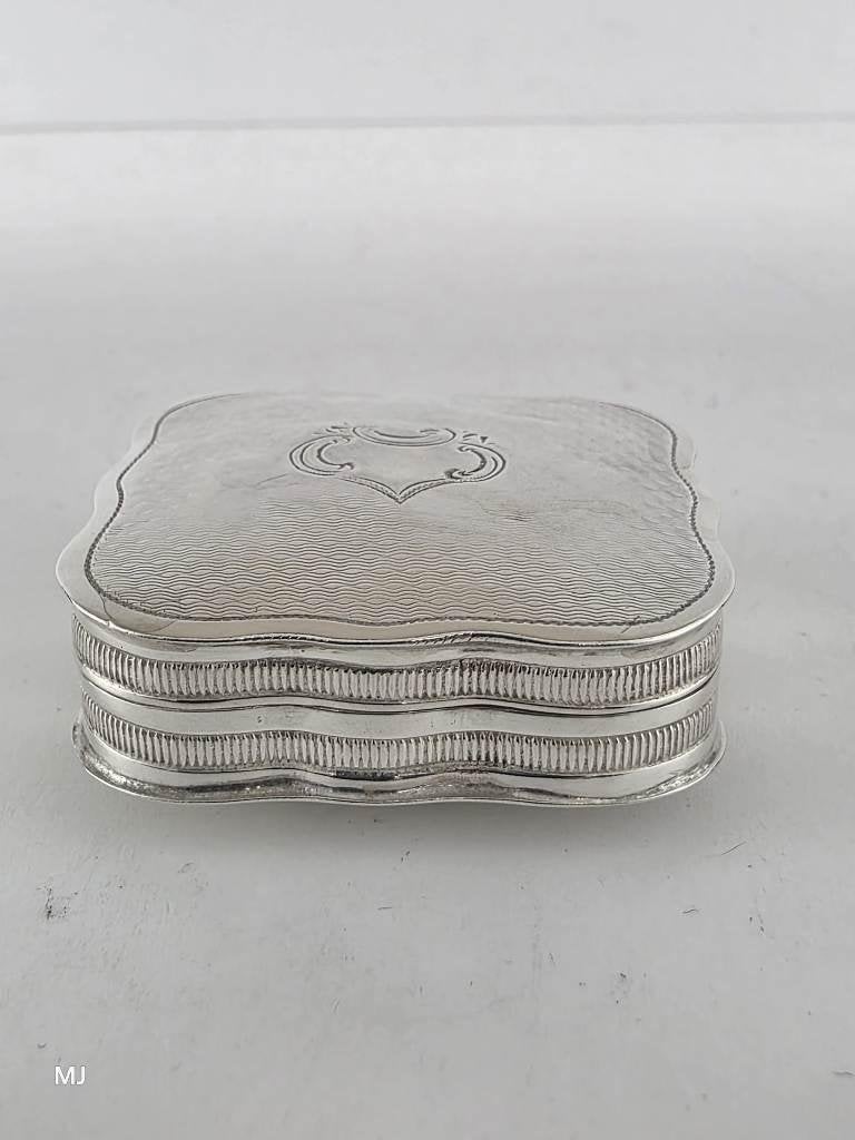 Zilveren pillendoosje                                   Z152, Antiek en Kunst, Ophalen of Verzenden, Zilver