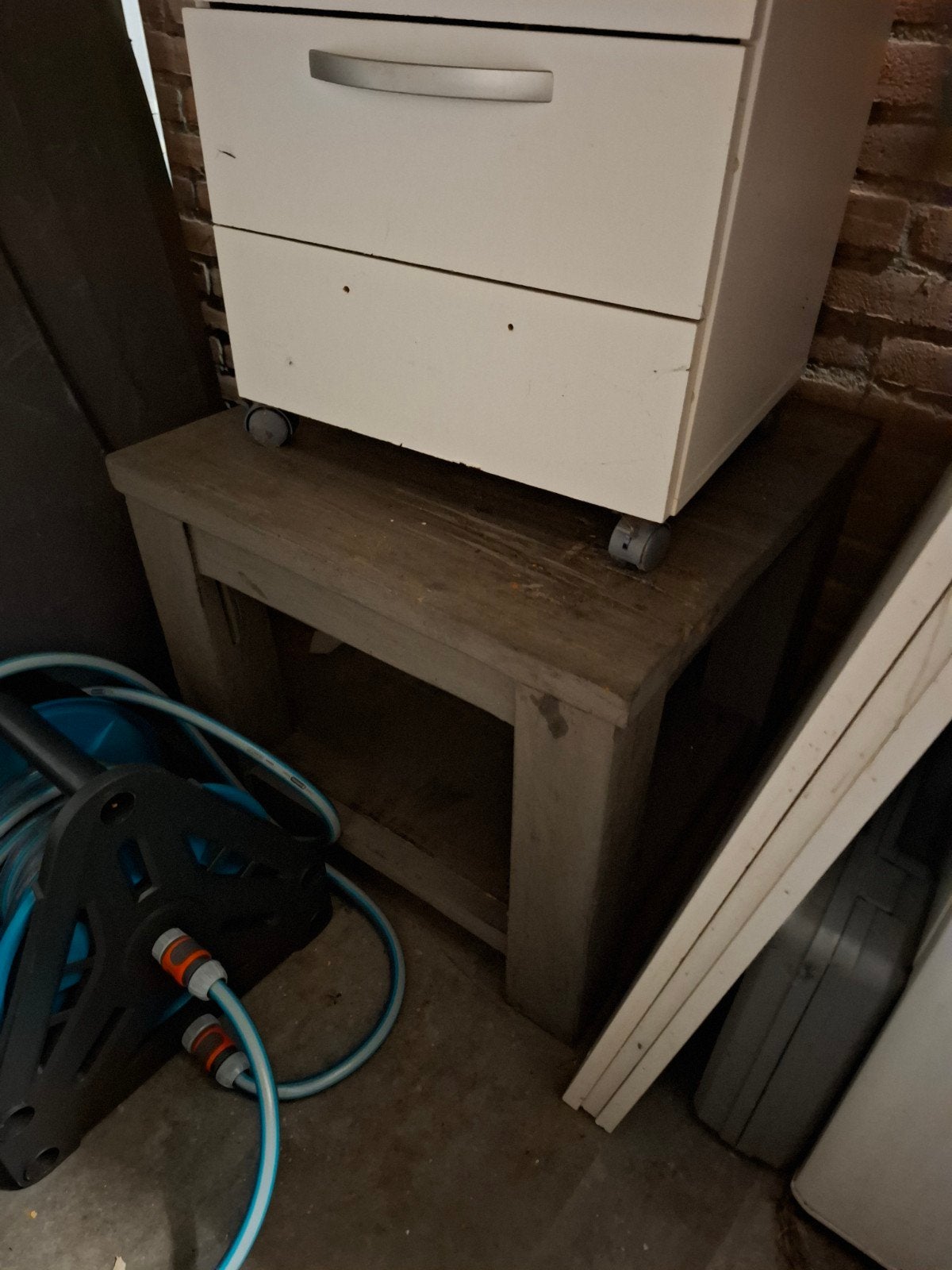 2 houten nachtkastjes/bijzettafels, Minder dan 55 cm, Gebruikt, Modern, Rustiek, Rechthoekig