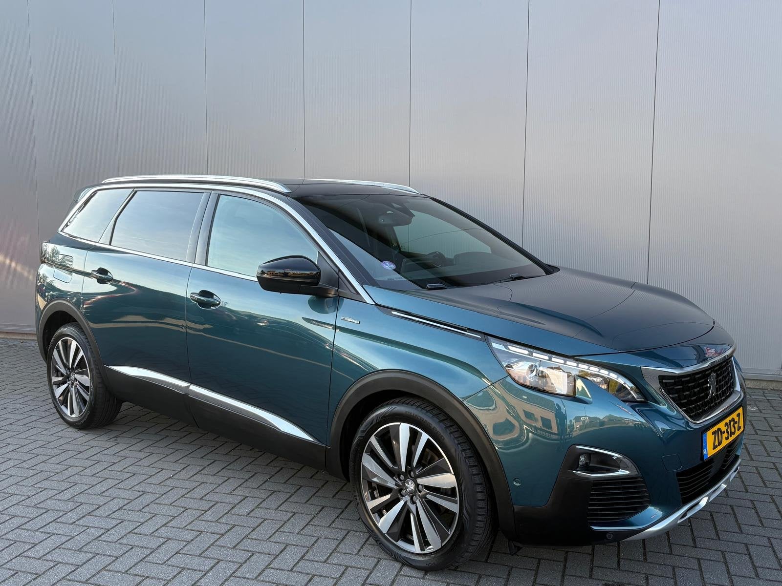 Peugeot 5008 1.2 PureT. 130PK GT-Line 7.-Pers/Pano-dak/Parke, Voorwielaandrijving, Gebruikt, 1199 cc, 1270 kg