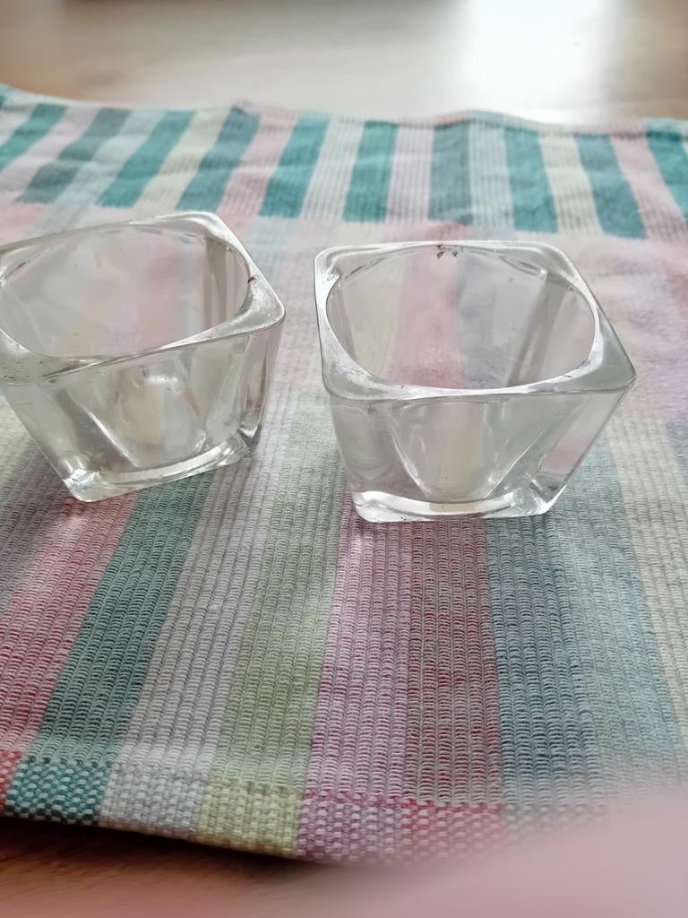 2 glazen waxinelichthouders., Ophalen of Verzenden, Overige materialen, Minder dan 25 cm