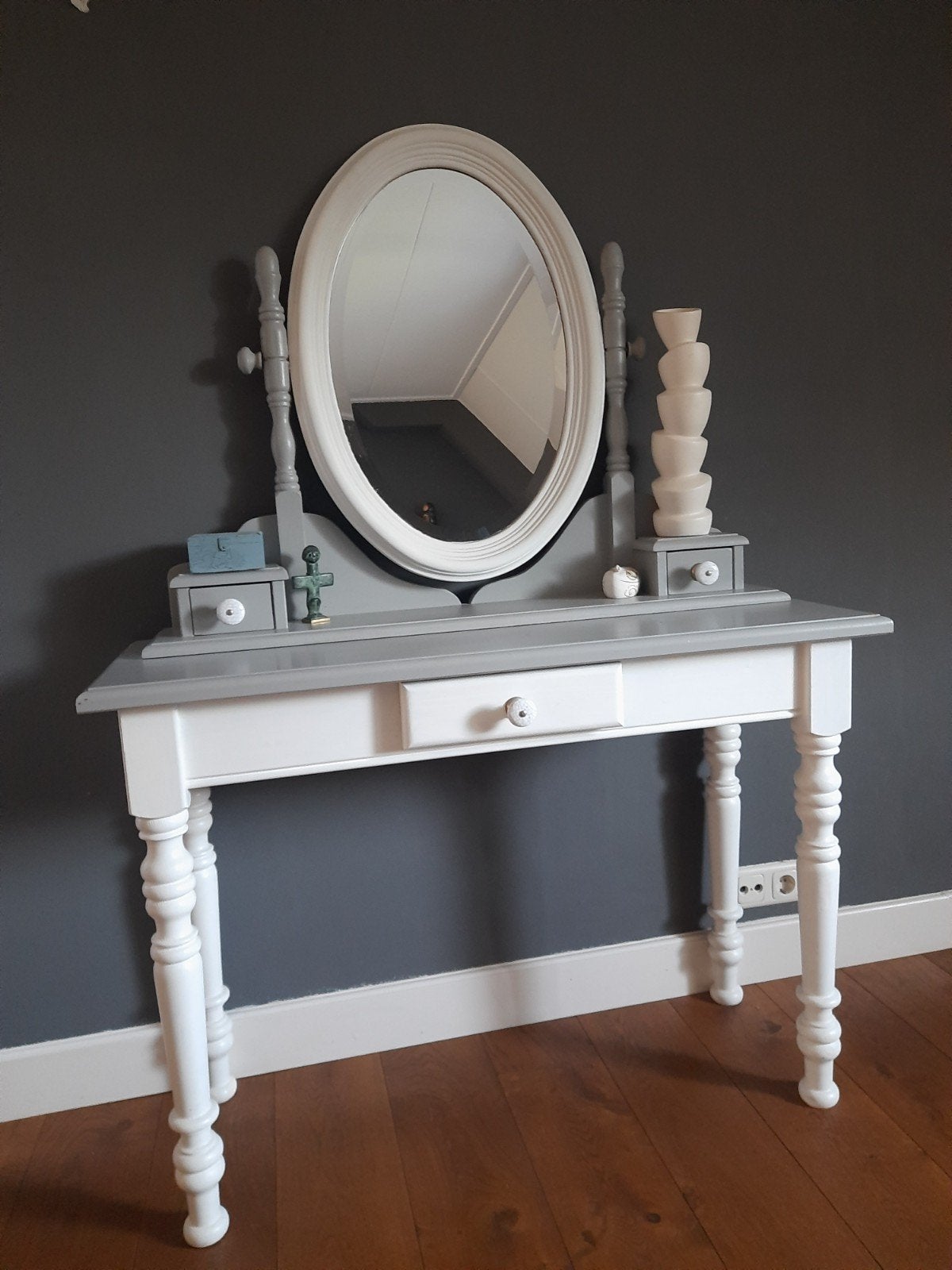 Vintage kaptafel met spiegel - wit en grijs, Ophalen, Gebruikt, 100 tot 150 cm, 100 tot 150 cm