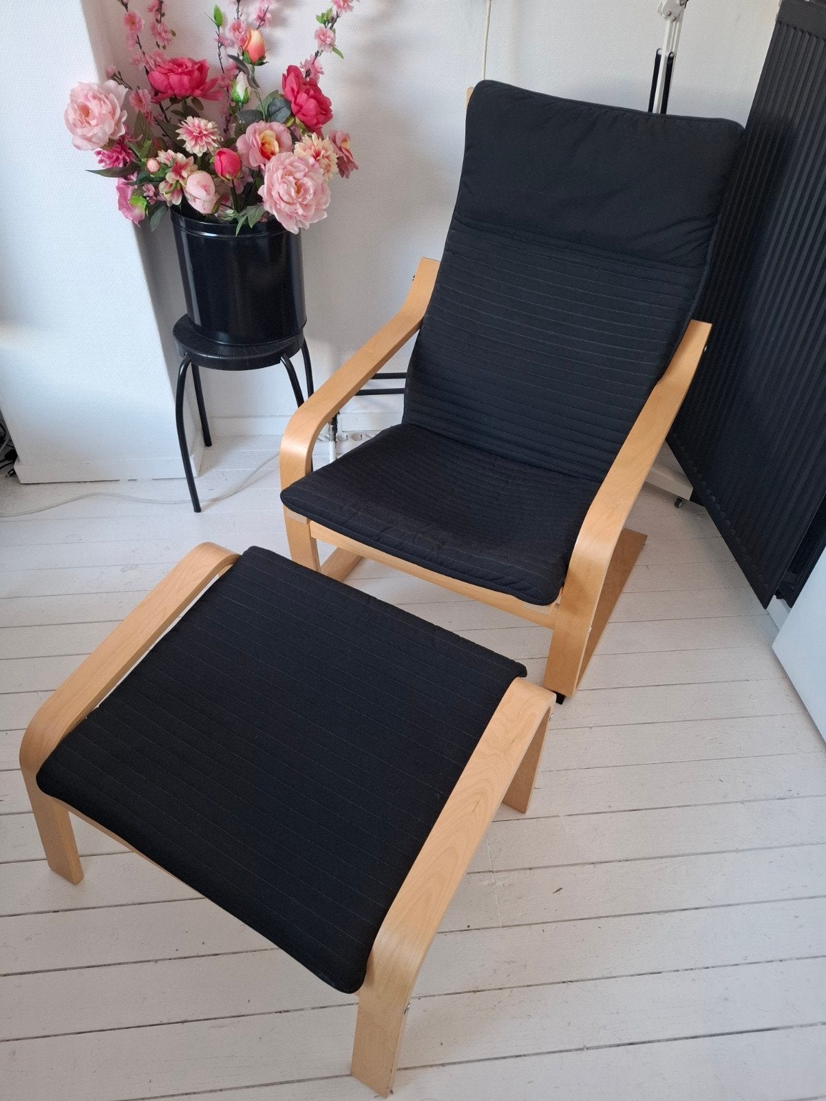 POÄNG Fauteuil + Voetenbank, Ophalen, Zo goed als nieuw, 75 tot 100 cm, 50 tot 75 cm