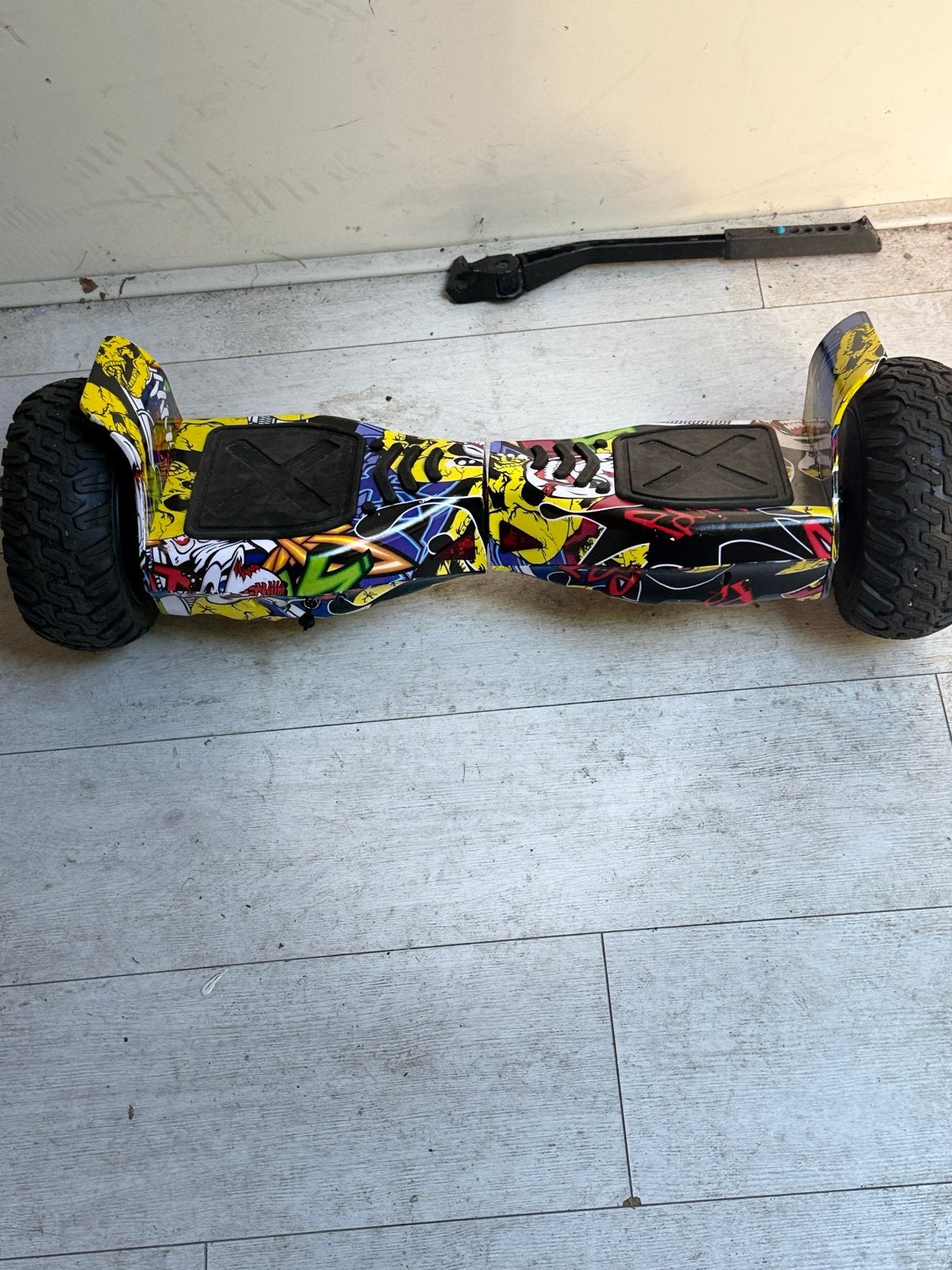 Hoverboard met stoere graffiti-look en terreinbanden, Fietsen en Brommers, Ophalen, Zo goed als nieuw, Overige typen