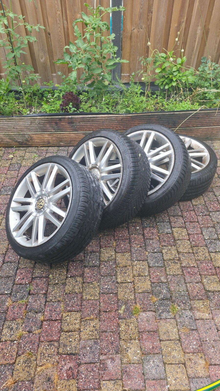 Set van 4 VW velgen met all-seazon banden 225/40R18, Auto-onderdelen, Banden en Velgen, Banden en Velgen, All Season, 18 inch