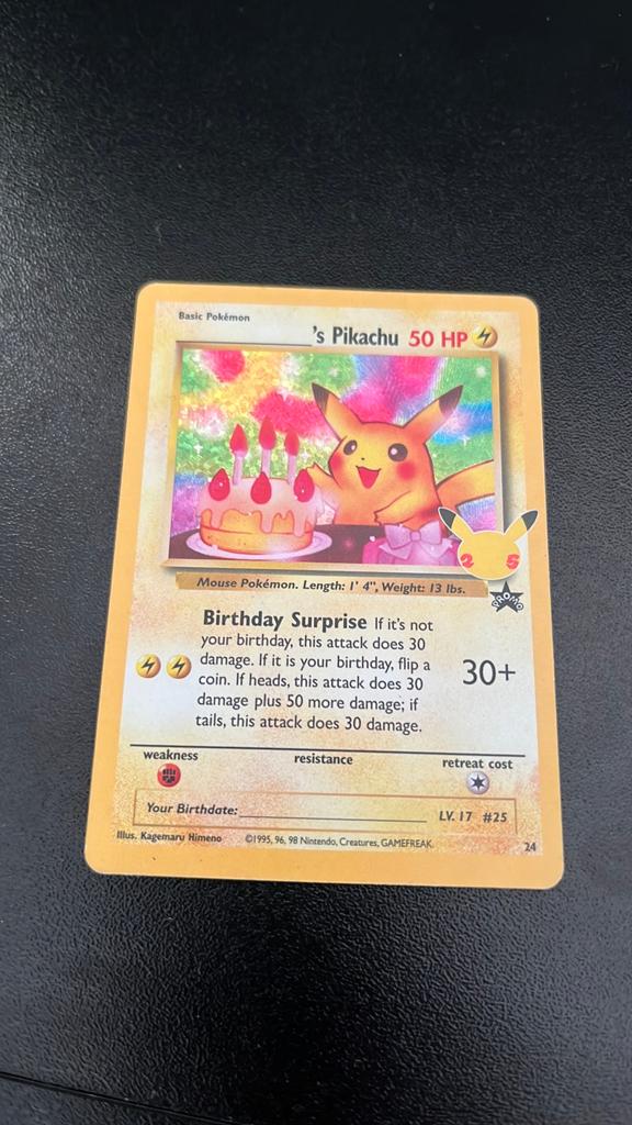 Pokémon kaarten / _’s Pikachu, rapidstrike Urshifu, Gyarados, Ophalen of Verzenden, Zo goed als nieuw, Meerdere kaarten