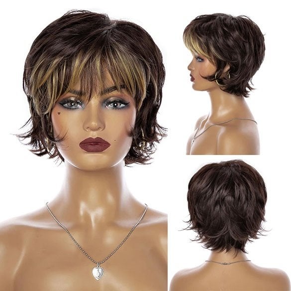Pruik kort haar in laagjes kastanjebruin met blonde plukjes, Verzenden, Nieuw, Pruik of Haarverlenging