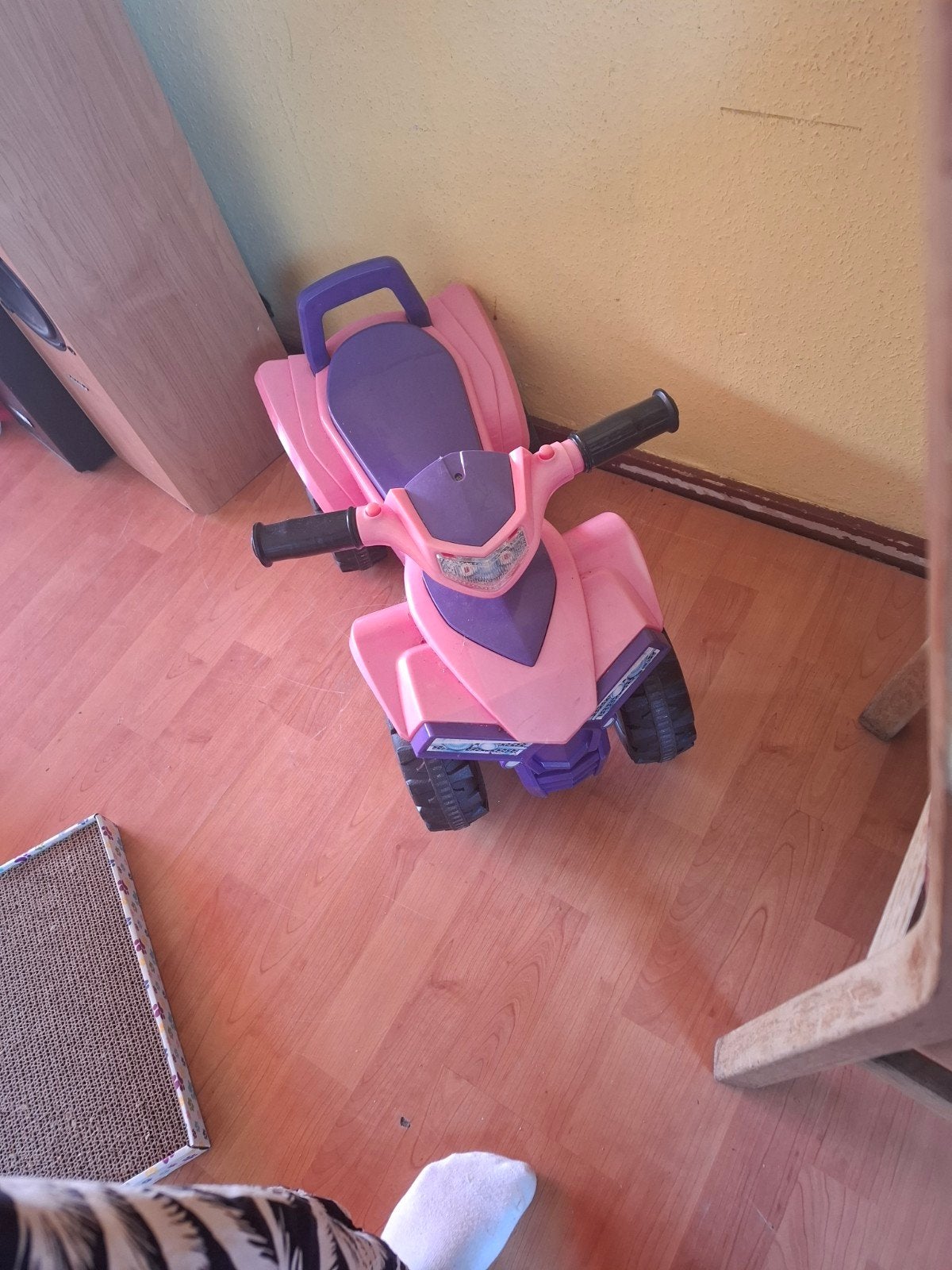 Roze loopauto met lampjes voor kinderen, Kinderen en Baby's, Speelgoed | Buiten | Voertuigen en Loopfietsen, Ophalen, Gebruikt