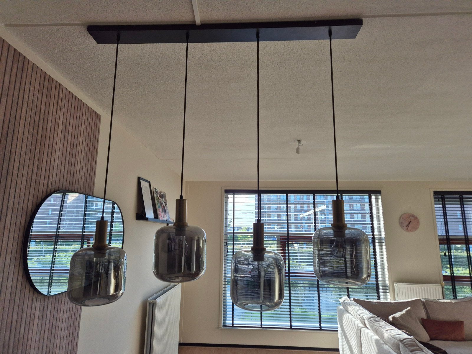 Design hanglamp zwart met goud en smoke glas 4-lichts, Ophalen, Gebruikt, Glas, 75 cm of meer