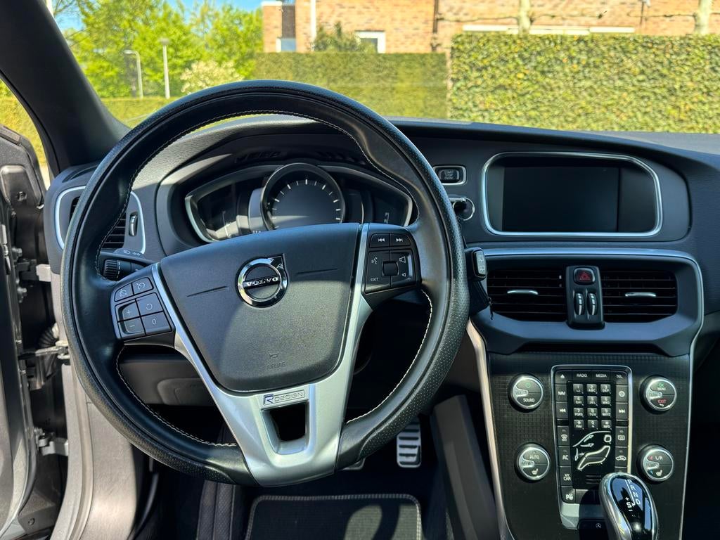Volvo V40 1.5 T3 152PK Geartronic 2019 Grijs 70 000 km, Auto's, 1498 cc, 4 cilinders, 700 kg, 152 pk