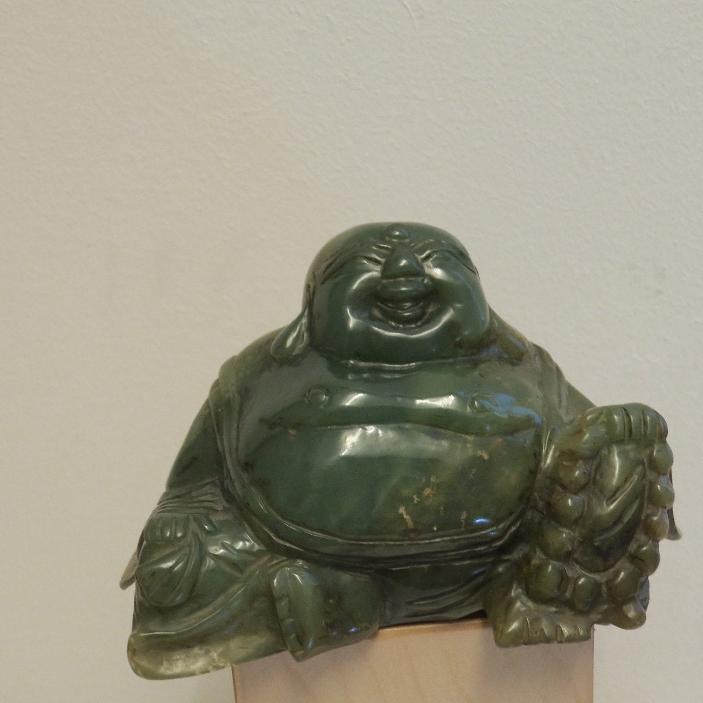 Oude lachende Chinese Boeddha van Jade, Handgemaakt, Verzenden, Zo goed als nieuw, 11 cm