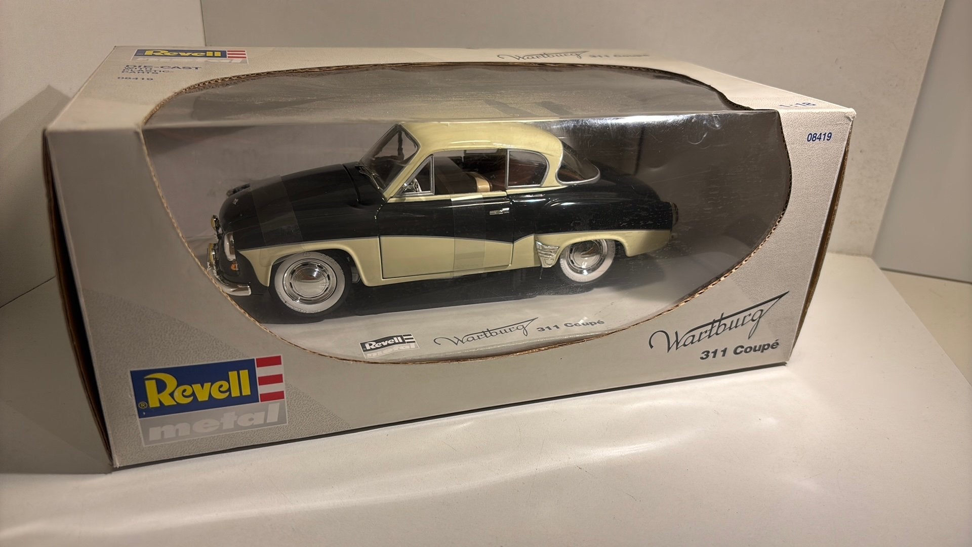 Wartburg 311 coupe revell 1.18