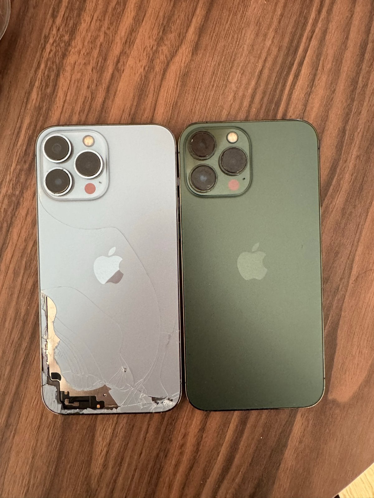 2x iPhone 13 Pro Max 128GB – Alpine Green & Sierra Blue, Verzenden, IPhone 13 Pro Max, Zonder simlock, Zonder abonnement