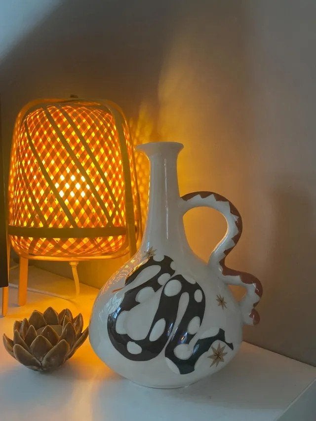 Retro look vaas snake off-white keramiek - 26x20x18 cm, 26 cm, Beige, Ophalen of Verzenden, Zo goed als nieuw