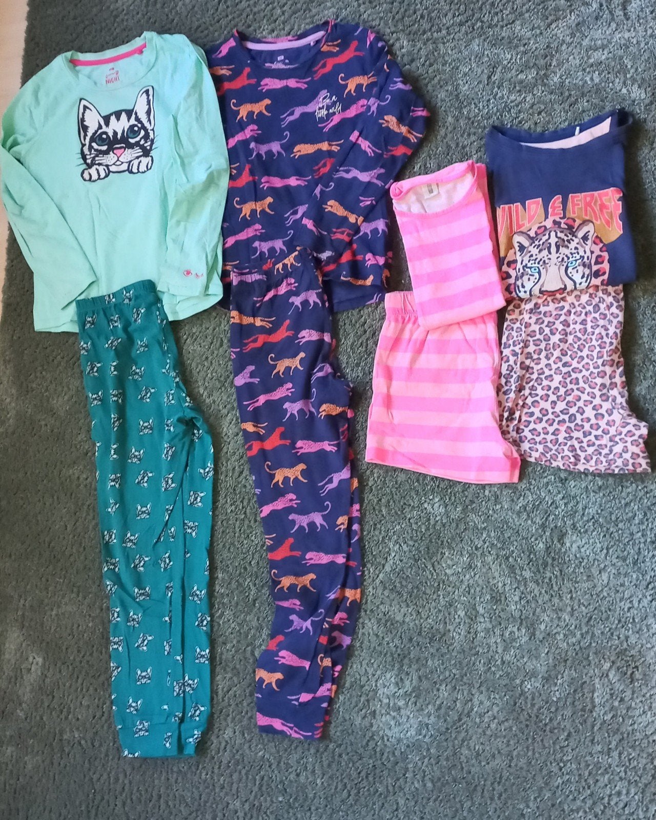 Pyjama's en shirts maat 122/128 (lichte pyjama gratis), Ophalen of Verzenden, Gebruikt, Meisje, Nacht- of Onderkleding