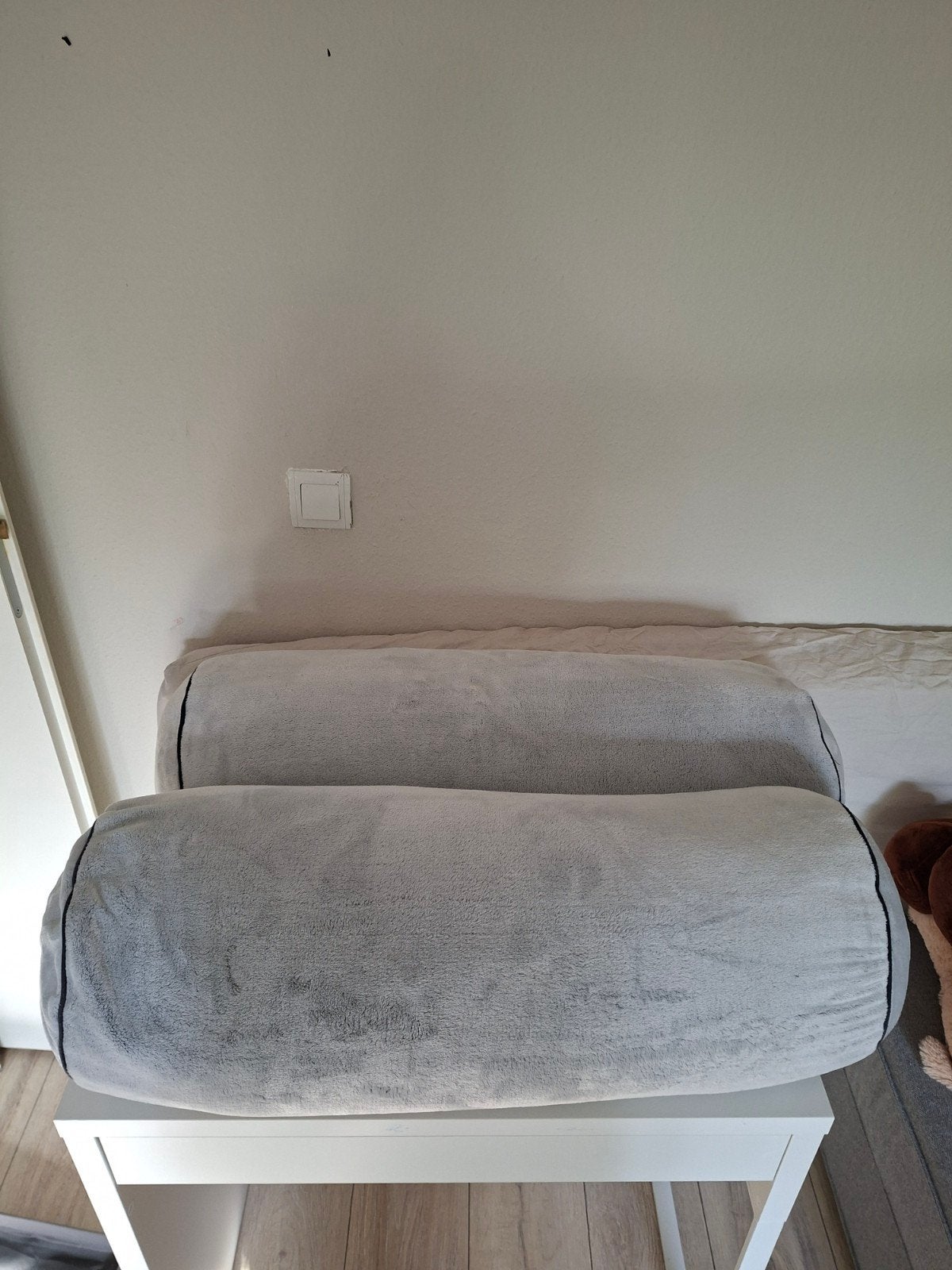 2 Grote Ikea Rolkussens - Grijs, Huis en Inrichting, Ophalen, Gebruikt, IKEA, Rolkussen