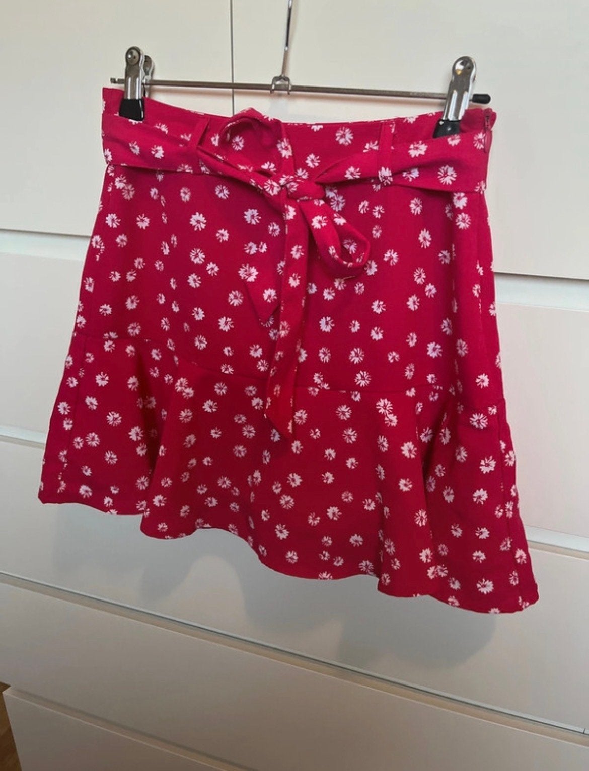 FB Sister roze rokje met bloemenprint en strikdetail, Ophalen of Verzenden, Zo goed als nieuw, Roze, Maat 34 (XS) of kleiner