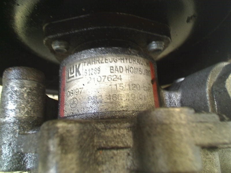 Stuurbekrachtigingspomp Mercedes-Benz E Combi (S210) 2107624, Gebruikt, Mercedes-Benz AG, Mercedes-Benz, Mercedesstraße 120, Stuttgart 70372, , Duitsland