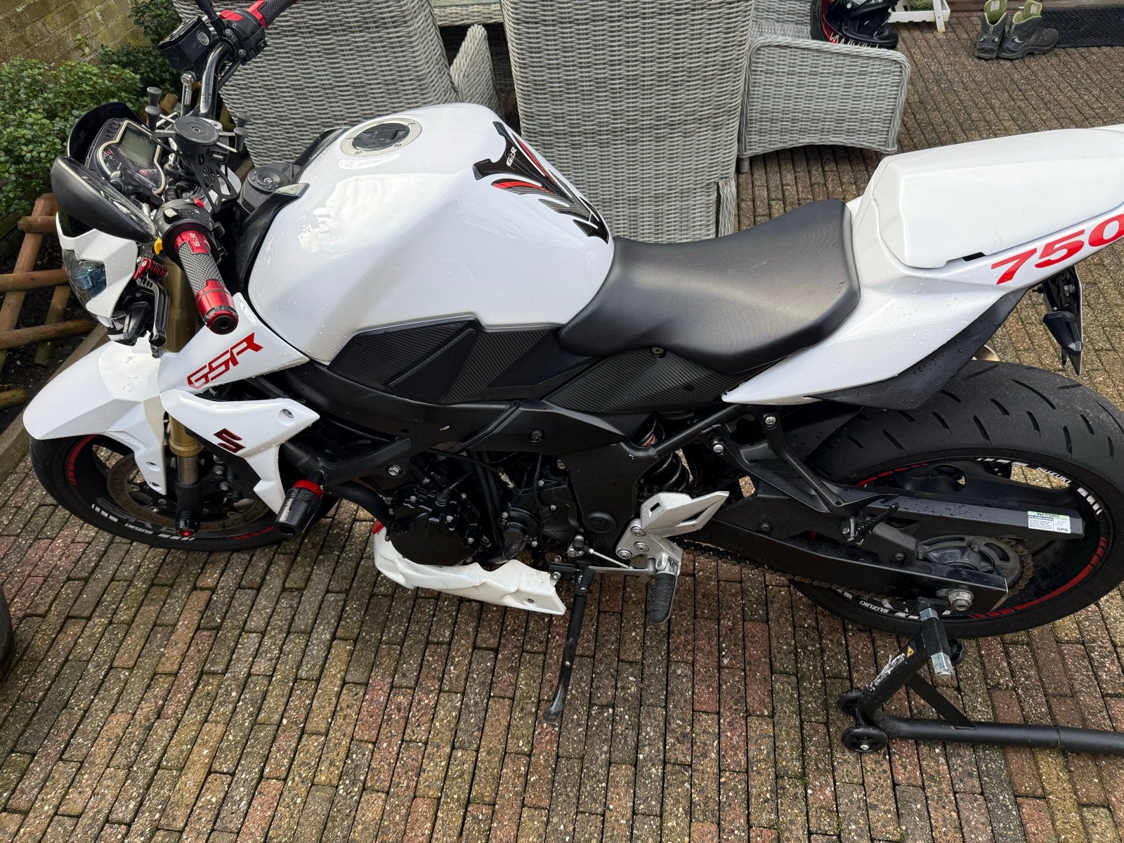 Suzuki GSR 750 Naked Bike - Sportieve en krachtige motor, Sportuitlaat, 4 cilinders, Motorrijbewijs A, Meer dan 35 kW