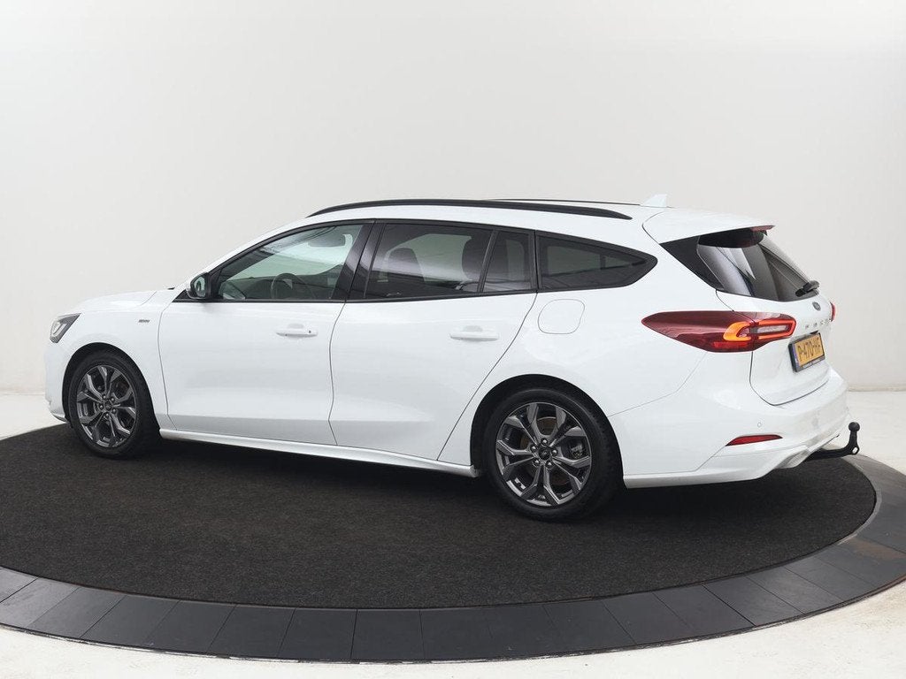 Ford Focus 1.0 EcoBoost Hybrid ST Line X | Stoelverwarming |, Auto's, Ford, Stof, Gebruikt, Euro 6, Wit