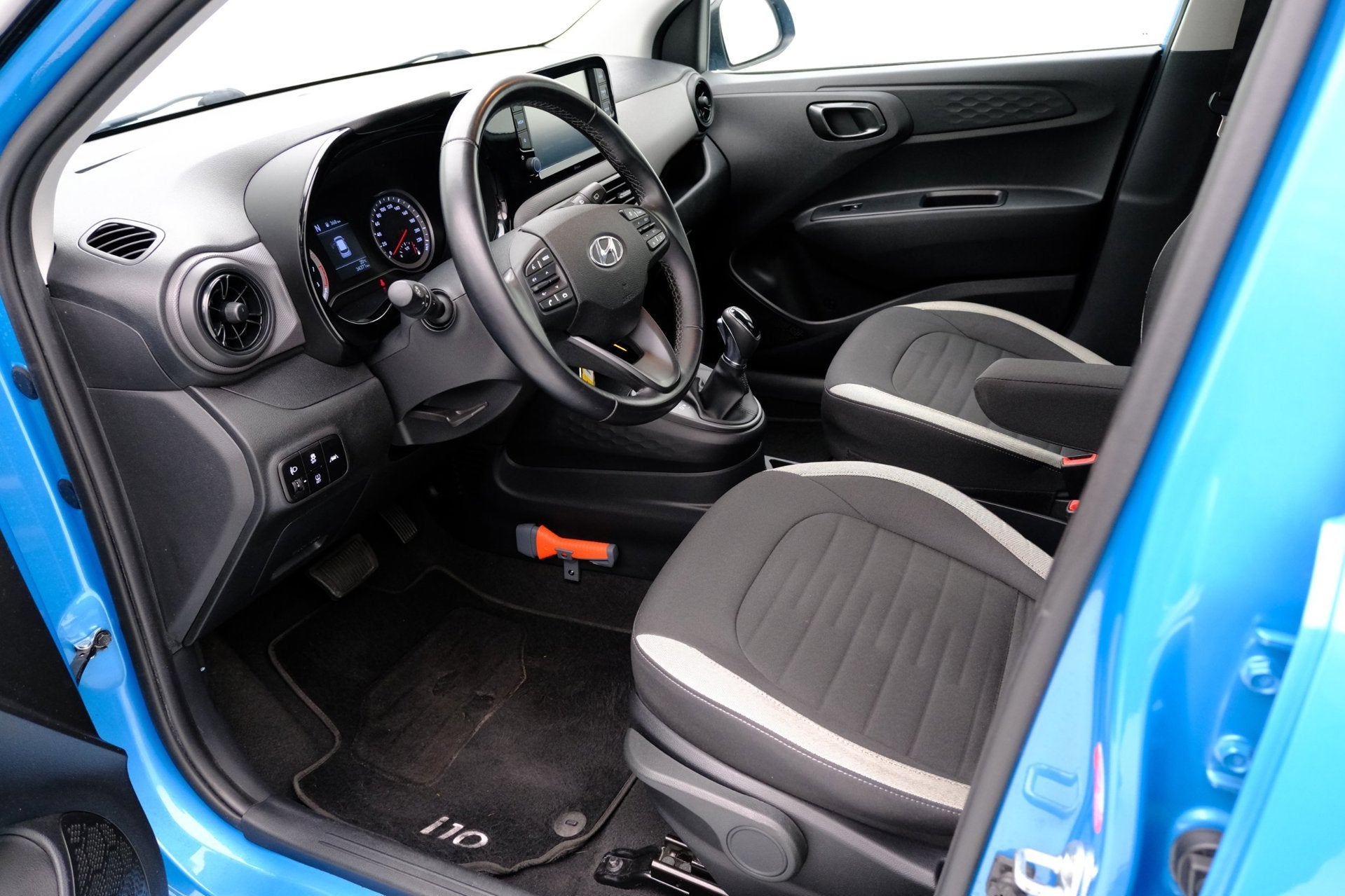Foto 3 van Hyundai I10 1.0 Comfort Aut. 5-zits|Two-Tone|Airco|Trekhaak|