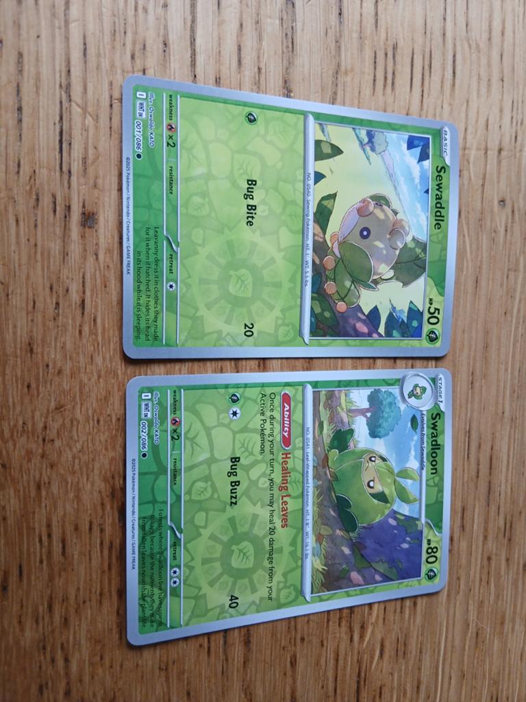 Pokémon Kaarten: Sewaddle en Swadloon (001/086, 002/086), Ophalen of Verzenden, Zo goed als nieuw, Meerdere kaarten