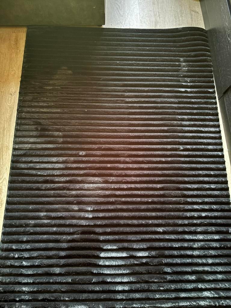 Zwart LINES RUBBIT CARPET 120x170cm, 100 tot 150 cm, Zwart, Ophalen of Verzenden, Zo goed als nieuw