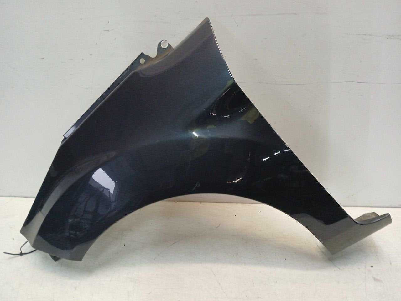 Spatbord links voor Ford Fiesta, Onderdelen@venauto.nl, Van der Ven Autorecycling B.V., Gebruikt, Ettenseweg 76, 4706 PB Roosendaal, The Netherlands