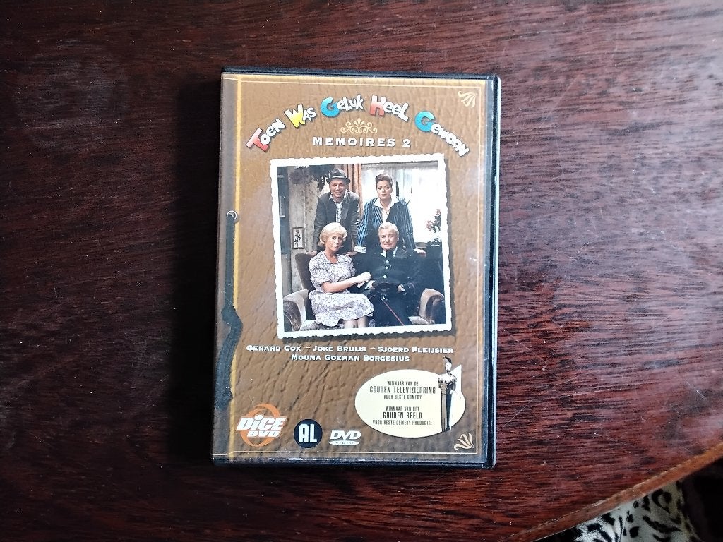 Toen was geluk heel gewoon memoires 2, origineel, Alle leeftijden, Ophalen of Verzenden, Zo goed als nieuw, Komedie