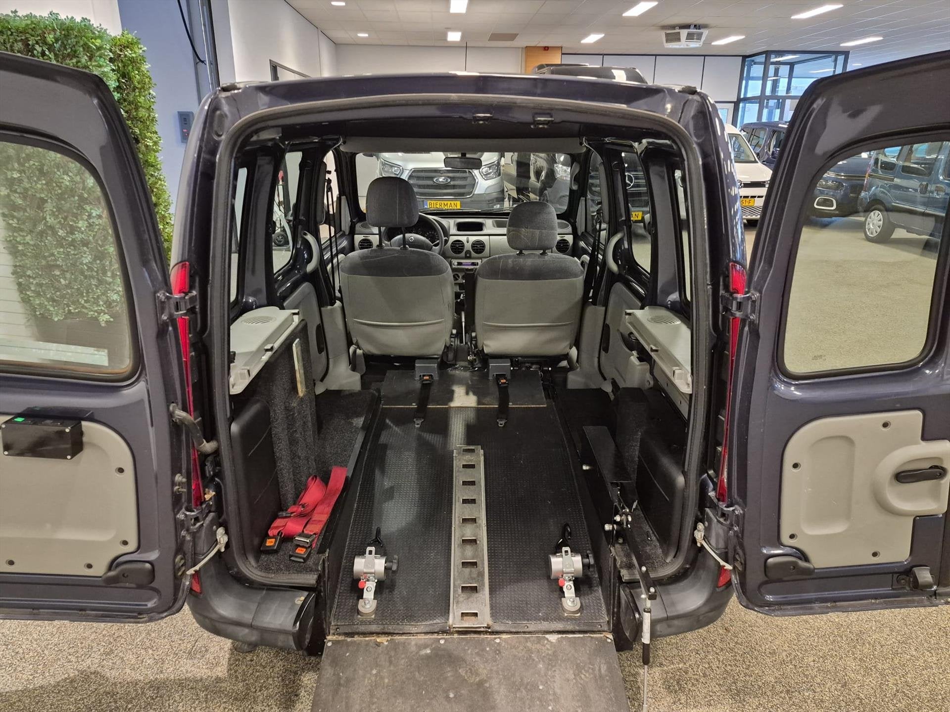 Renault Kangoo Rolstoelauto, Auto's, 13 km/l, 12 maanden, Stof, Gebruikt