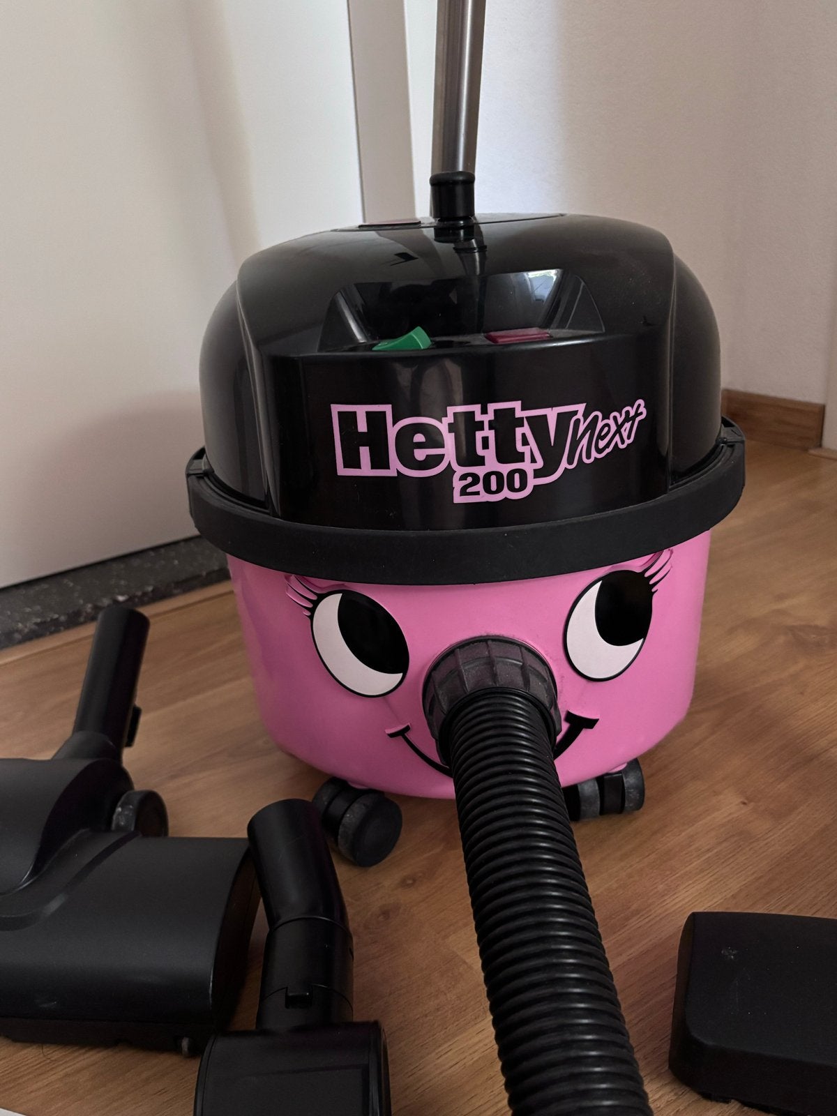 Hetty Next 200 stofzuiger met accessoires, Stofzak, Numatic, Ophalen of Verzenden, Zo goed als nieuw