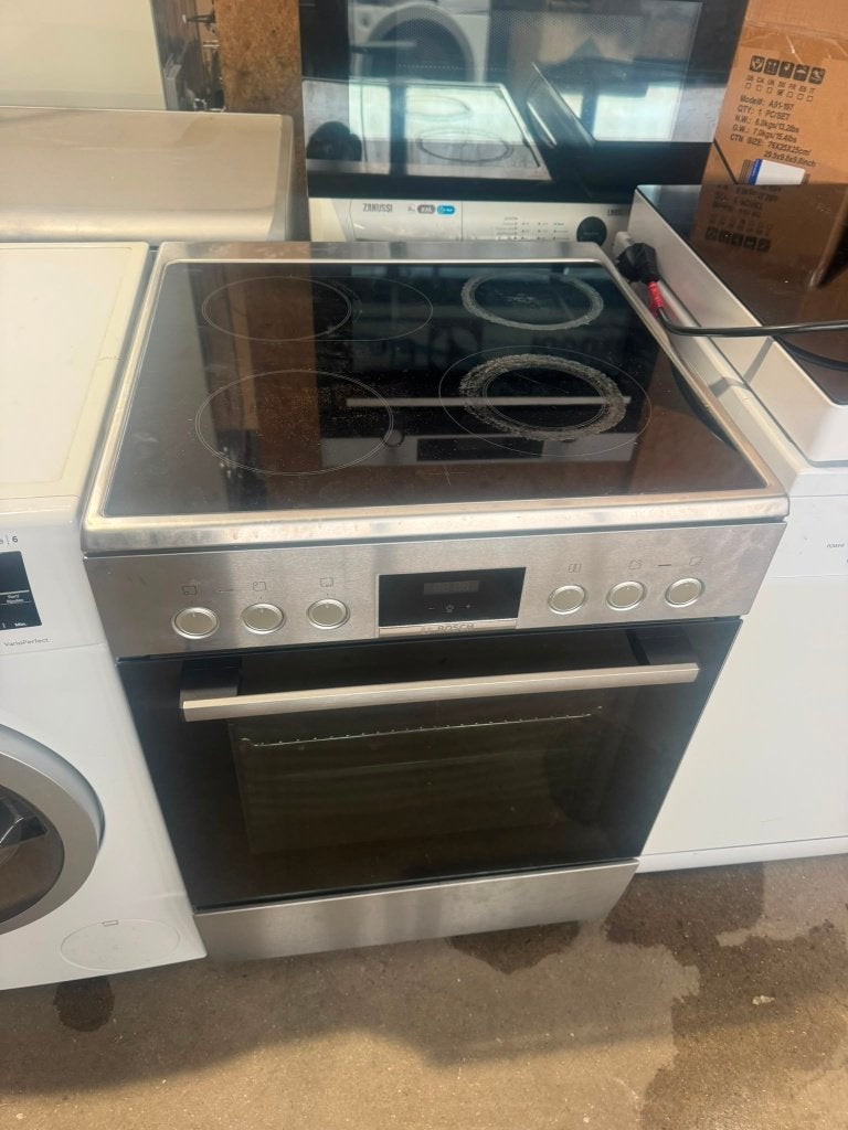Mega nette Bosch keramisch fornuis met oven – HKR39C250/09, Ophalen, 60 cm of meer, 4 kookzones, Zo goed als nieuw