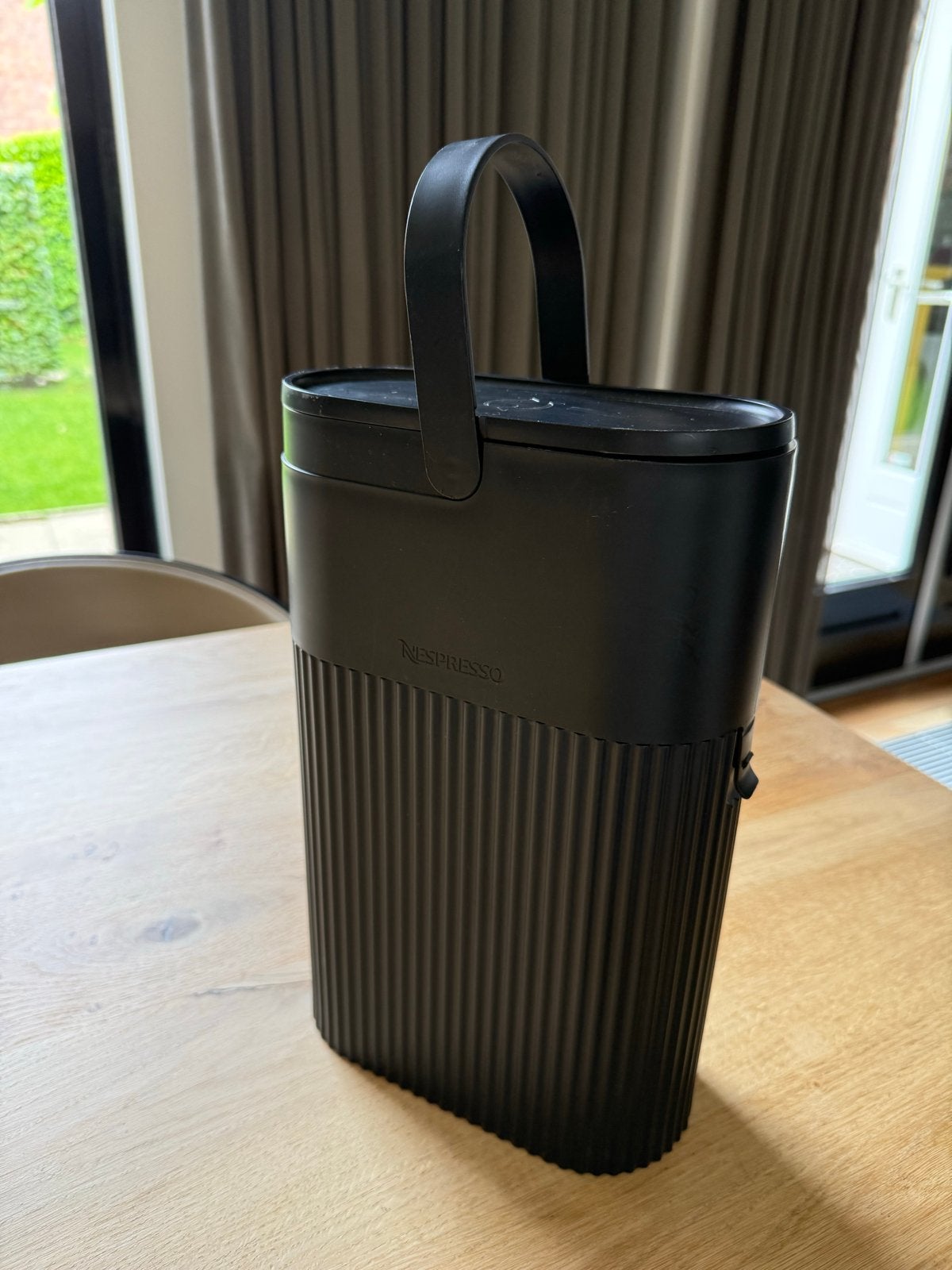 Nespresso recyclebak voor gebruikte koffiecups, Ophalen, Zo goed als nieuw