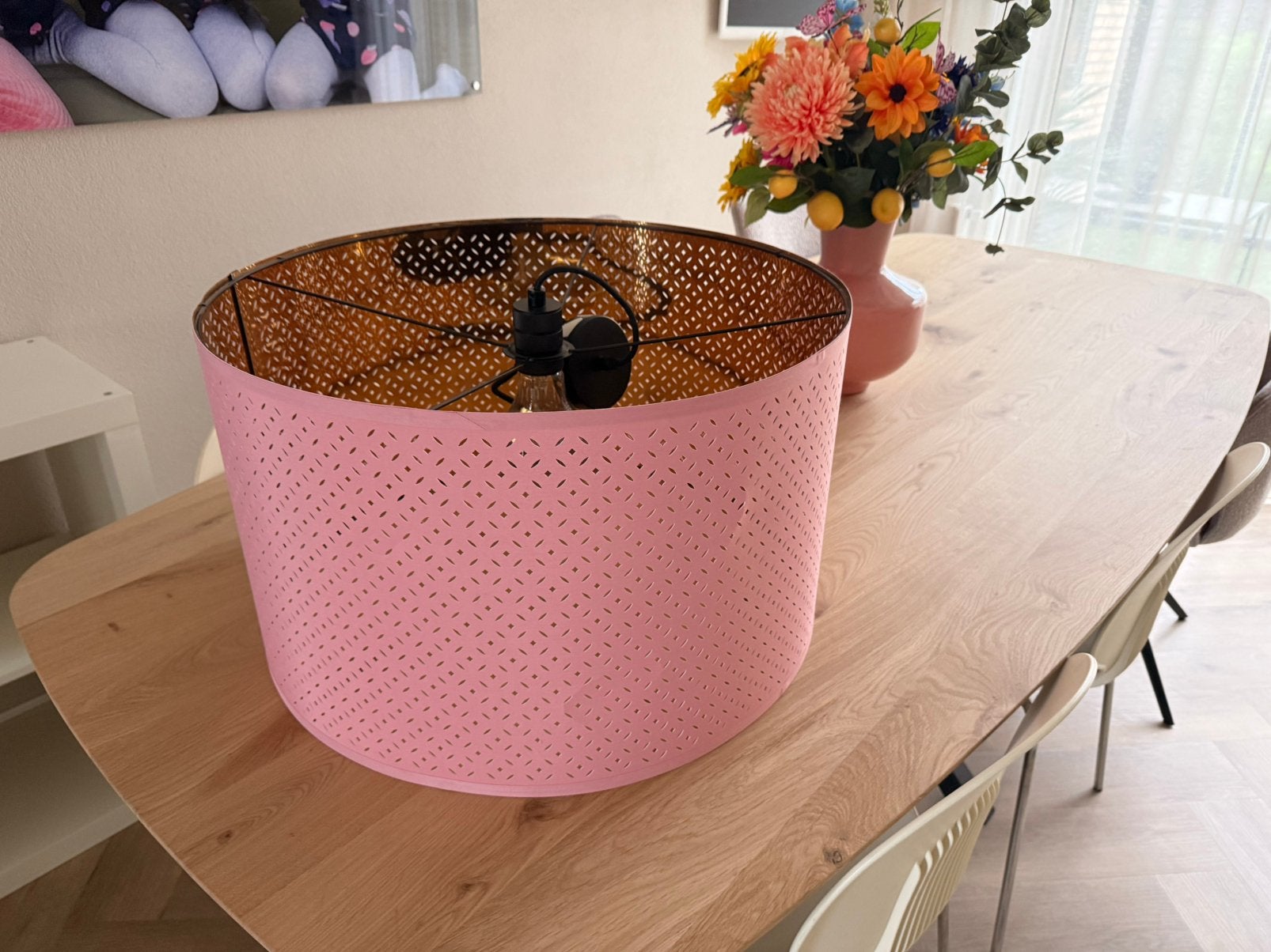 IKEA Roze Ronde Lamp met Gouden Binnenkant - Ø 58 cm, Ophalen of Verzenden, Gebruikt, Metaal, Minder dan 50 cm