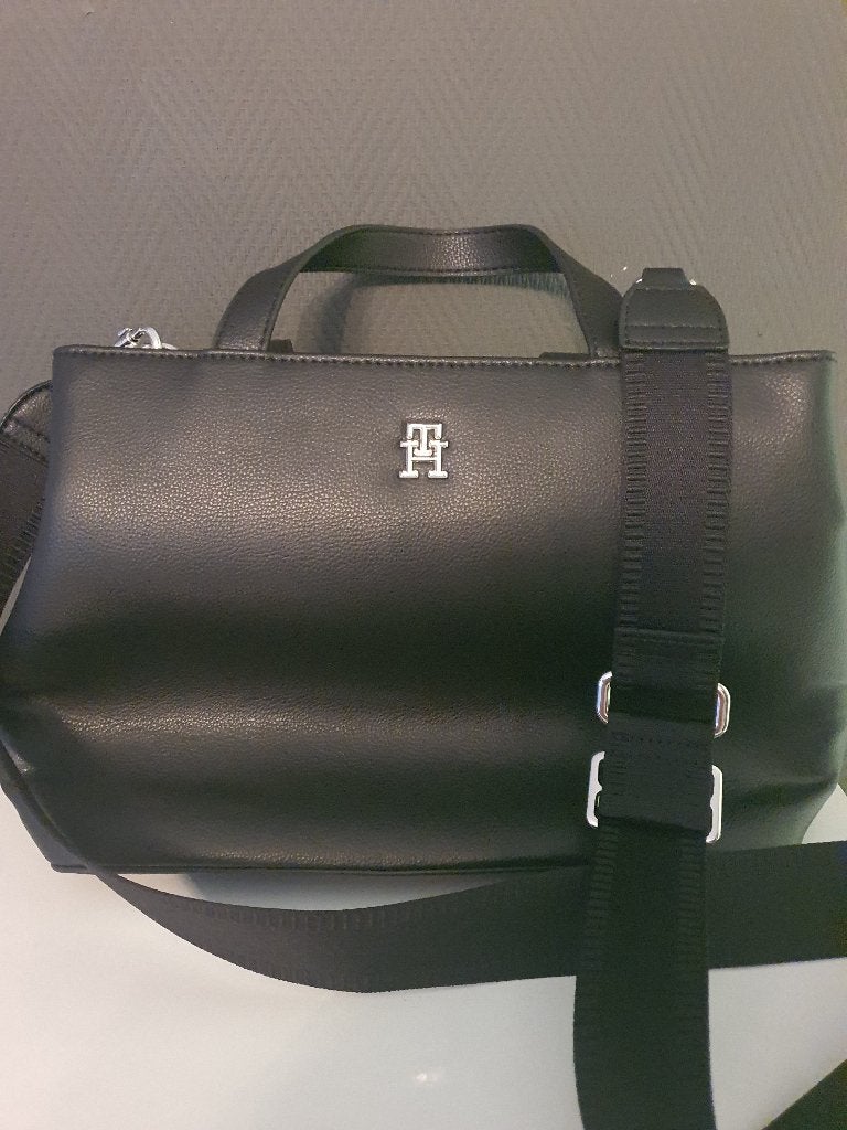 Nieuwe damestassen: Tommy Hilfiger, Calvin Klein, Valentino, Ophalen, Nieuw, Zwart, Handtas