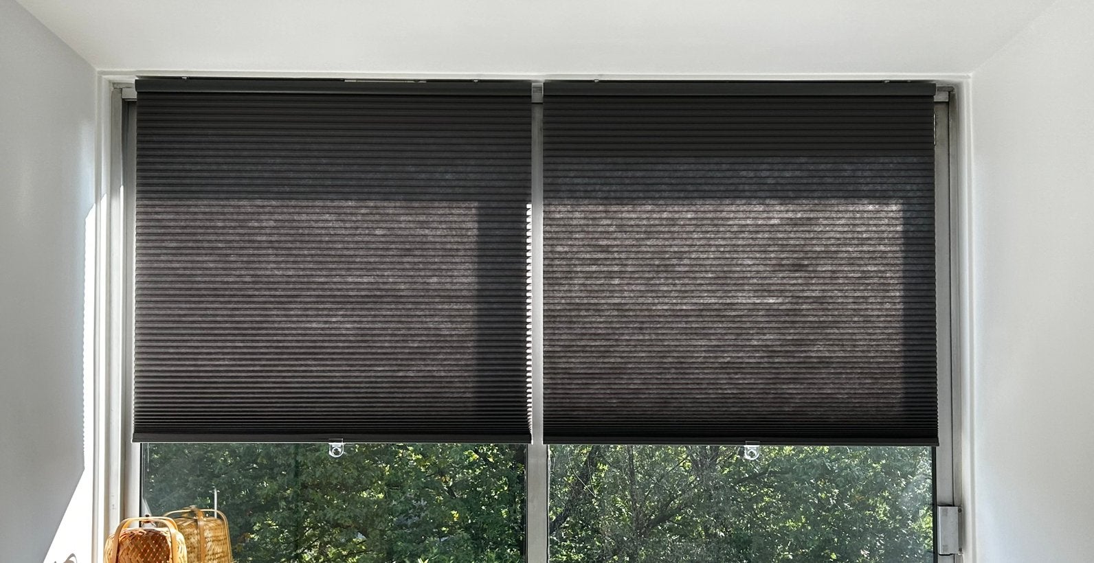 2x IKEA HOPPVALS plisségordijn – donkergrijs – 100 cm, IKEA, Ophalen, Zo goed als nieuw, Gordijn