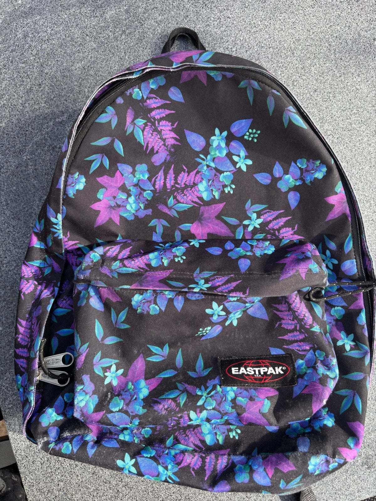 Eastpak rugzak met bloemenprint en regenhoes, Sieraden, Tassen en Uiterlijk, Gebruikt, 25 tot 40 cm, Ophalen of Verzenden, Waterdicht