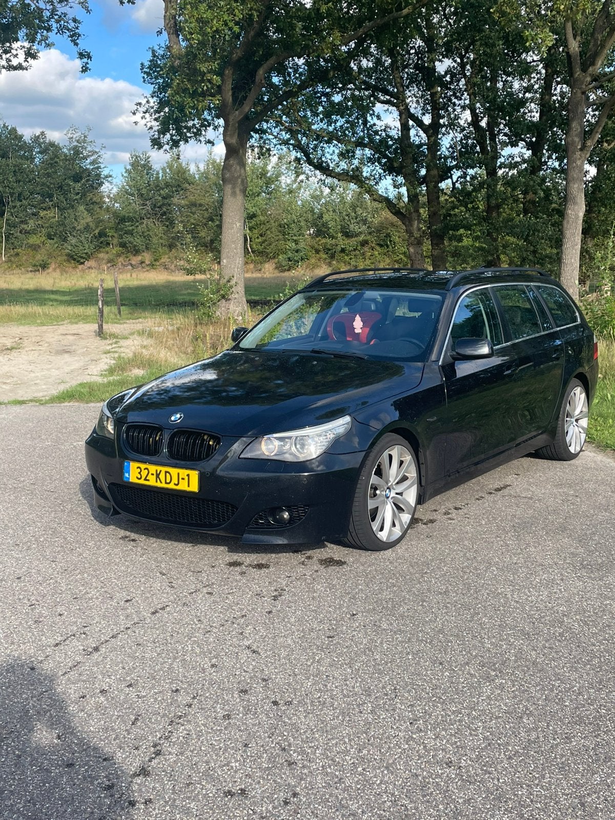 BMW 5-Serie 3.0 I 525 Touring AUT 2008 Zwart, Achterwielaandrijving, 2000 kg, Stationwagon, Particulier